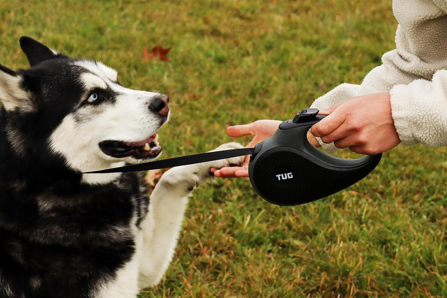 360° Tangle-Free Retractable Dog Leash with Anti-Slip Handle | 16 Ft Strong Nylon Tape | One-Handed Brake, Pause, Lock (Large, Black/Grey)